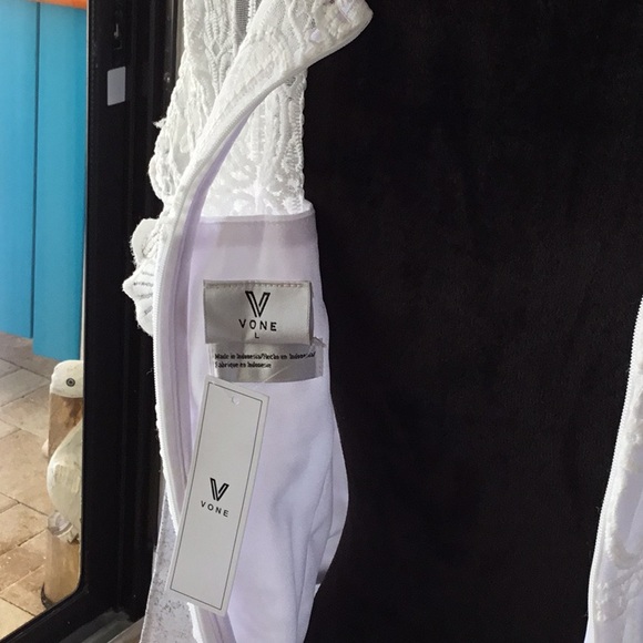 VONE lace dress, size large, NWT - Picture 4 of 7